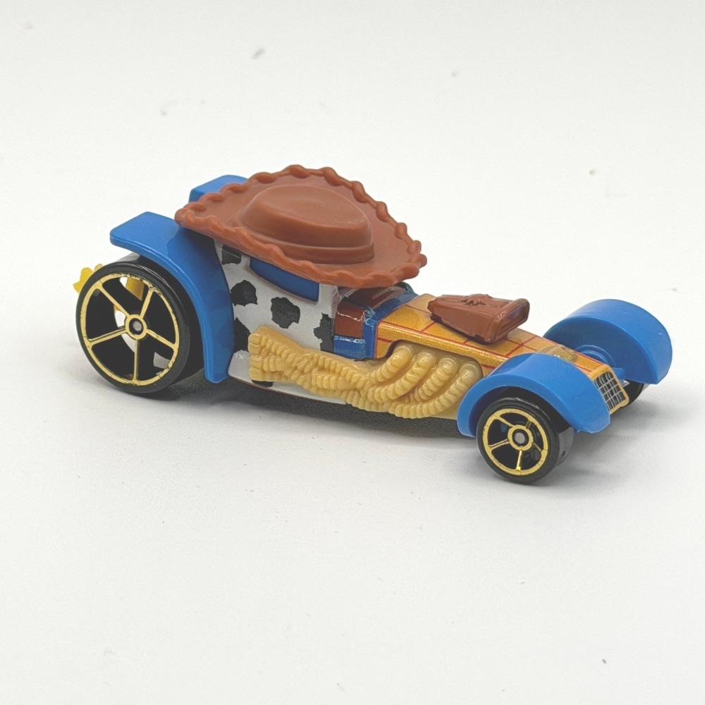 Hot Wheels Disney Pixar Toy Story Woody Character Car GCY53 2018 Mattel 1:64